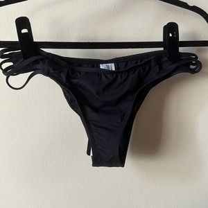 NWT DIPPIN DAISYS BLACK CUTOUT SIDES BIKINI BOTTOM